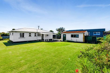 Photo of property in 6 Mace Terrace, Oakura, 4314