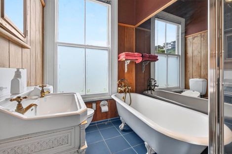 Photo of property in 16 Jubilee Avenue, Devonport, Auckland, 0624