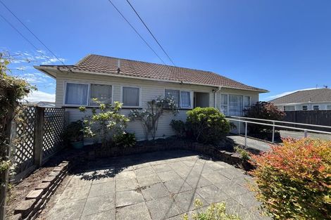 Photo of property in 2 Feist Street, Naenae, Lower Hutt, 5011