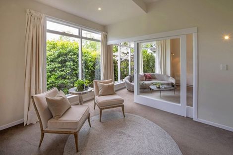 Photo of property in 2 North Terrace, Kelburn, Wellington, 6012