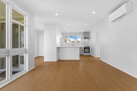 Photo of property in 54 Chelburn Crescent, Mangere East, Auckland, 2024