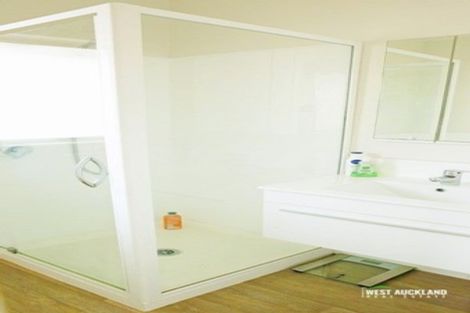 Photo of property in 40 Hindmarsh Street, Henderson, Auckland, 0612