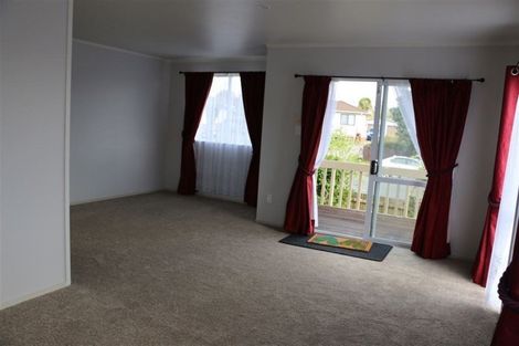 Photo of property in 32 Armada Drive, Ranui, Auckland, 0612