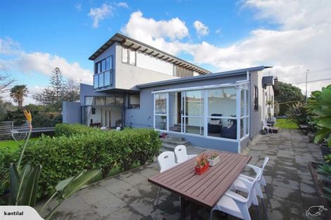 Photo of property in 65 Forrest Hill Road, Milford, Auckland, 0620