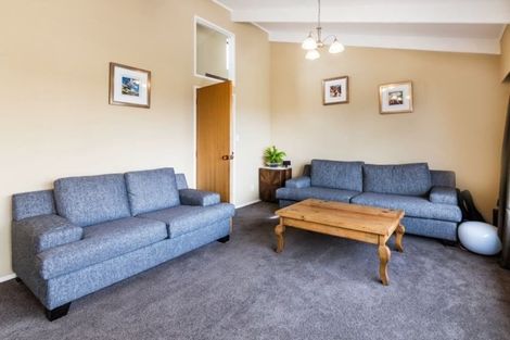 Photo of property in 10 Titoki Avenue, Waipahihi, Taupo, 3330