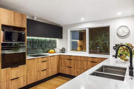 Photo of property in 64 Park Hill Road, Birkenhead, Auckland, 0626