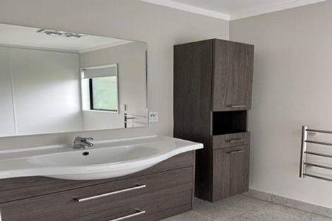 Photo of property in 42 Anne Mclean Drive, Bayview, Auckland, 0629