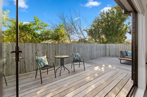 Photo of property in 27a Lillian Place, Orewa, 0931