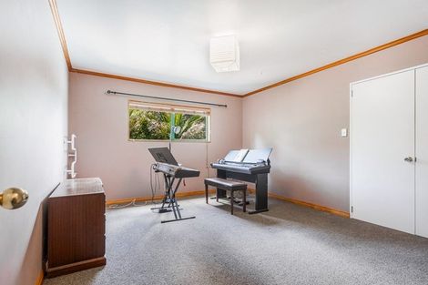 Photo of property in 214 Shaw Road, Oratia, Auckland, 0604