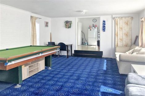 Photo of property in 1/49 Clevedon Road, Papakura, 2110