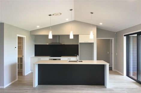 Photo of property in 33 Harding Drive, Papamoa Beach, Papamoa, 3118