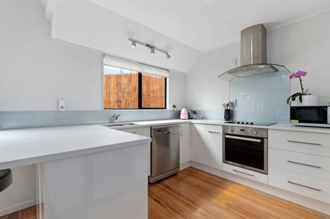 Photo of property in 37 Western Heights Drive, Western Heights, Hamilton, 3200