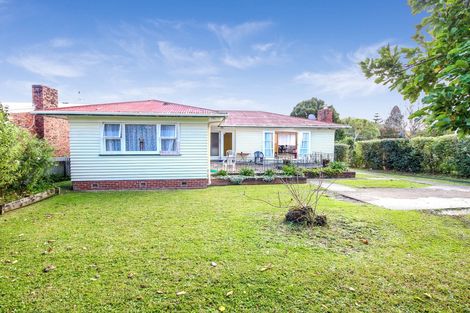 Photo of property in 22 Kingdale Road, Henderson, Auckland, 0610