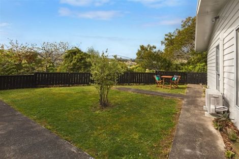 Photo of property in 5 Julia Place, Tawa, Wellington, 5028