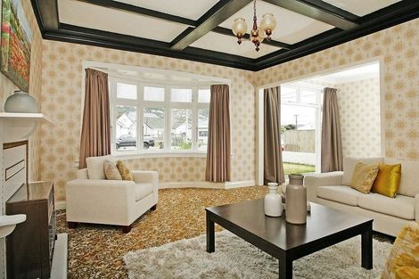 Photo of property in 73 Apu Crescent, Lyall Bay, Wellington, 6022