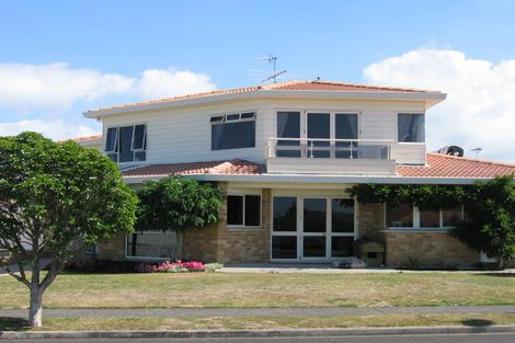 Photo of property in 3 Caversham Drive, Torbay, Auckland, 0630