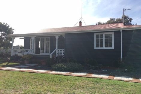 Photo of property in 12 Hicks Crescent, Waikanae Beach, Waikanae, 5036