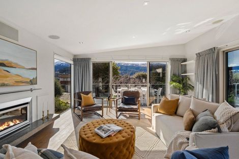 Photo of property in 73 Oregon Drive, Kelvin Heights, Queenstown, 9300