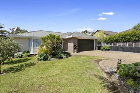 Photo of property in 12 Frank Frethey Place, Highlands Park, New Plymouth, 4312