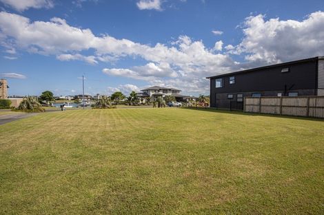 Photo of property in 12 Mariners Haven, One Tree Point, 0118