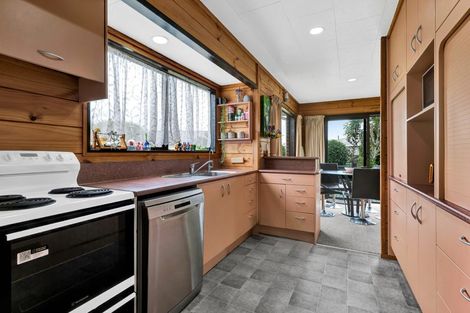 Photo of property in 1 Albert Street, Hawera, 4610