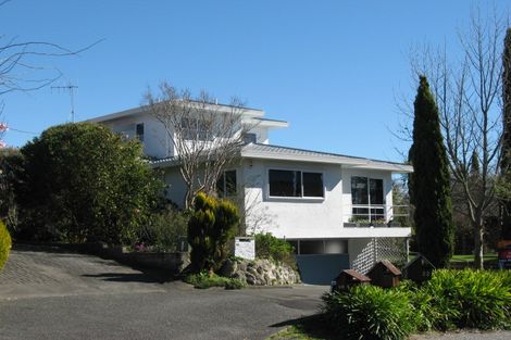 Photo of property in 18 Hunters Hill, Havelock North, 4130