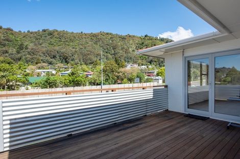 Photo of property in 51 Wairau Road, Picton, 7220