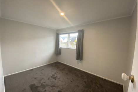 Photo of property in 8 Lendic Avenue, Henderson, Auckland, 0612