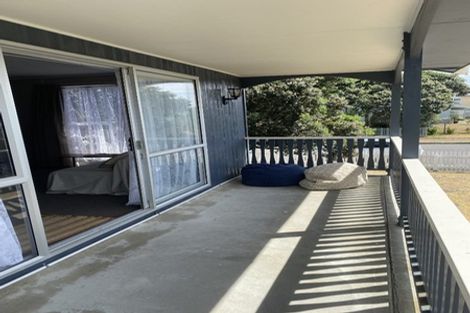 Photo of property in 22 Simcox Street, Otaki Beach, Otaki, 5512