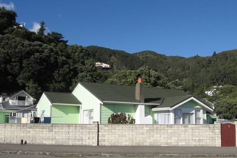 Photo of property in 3 Marine Parade, Eastbourne, Lower Hutt, 5013