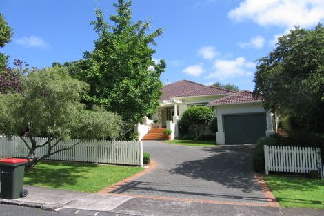 Photo of property in 15 Korau Road, Greenlane, Auckland, 1051