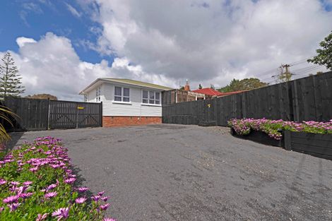 Photo of property in 76 Forest Hill Road, Henderson, Auckland, 0612
