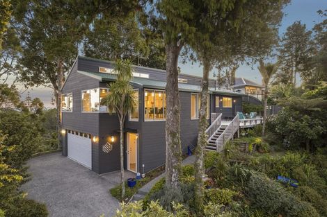 Photo of property in 9 Tinopai Road, Titirangi, Auckland, 0604