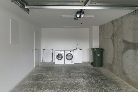 Photo of property in 33 Erica Pabst Way, Island Bay, Wellington, 6023