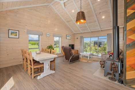 Photo of property in 107 Benjamin Place, Matarangi, Whitianga, 3592