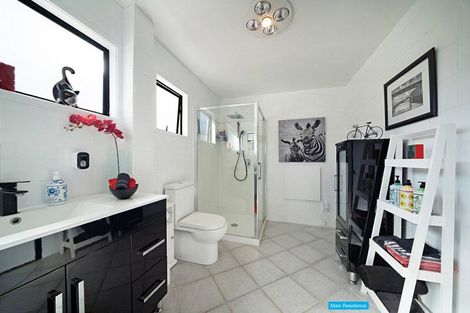 Photo of property in 18 Kitewaho Road, Swanson, Auckland, 0816