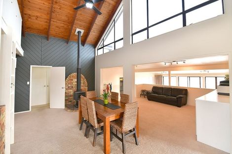 Photo of property in 159 Whangaparaoa Road, Red Beach, 0932
