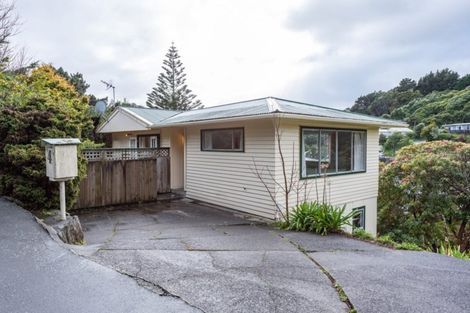 Photo of property in 4 Glen Alton Avenue, Paparangi, Wellington, 6037