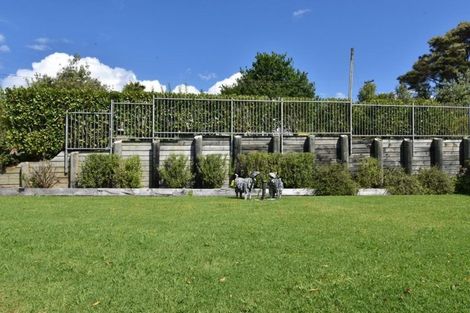 Photo of property in 81 Vaughans Road, Okura, Albany, 0792