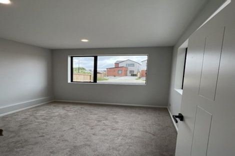 Photo of property in 5 Combat Street, Papakura, 2110