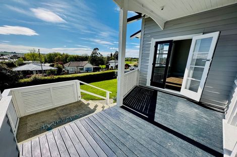 Photo of property in 2 Armstrong Street, Balclutha, 9230