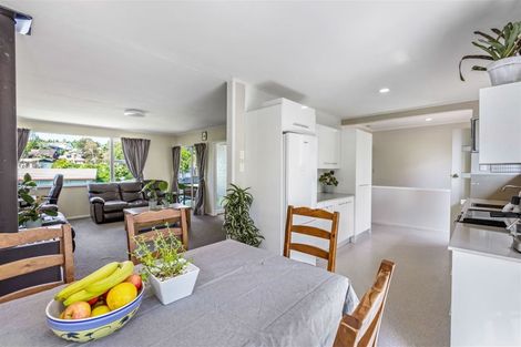 Photo of property in 84 Advene Road, Cockle Bay, Auckland, 2014