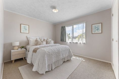 Photo of property in 21 Hilton Grove, Kelvin Grove, Palmerston North, 4414