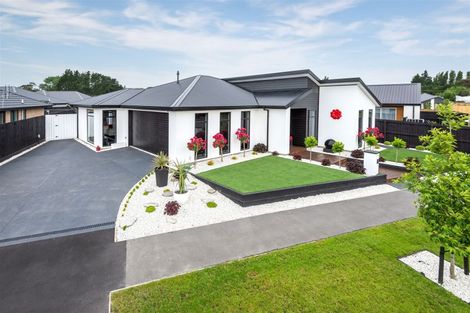 Photo of property in 5 Evelyn Crescent, Marshland, Christchurch, 8083