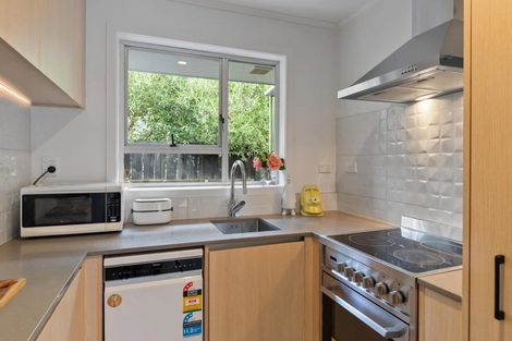 Photo of property in 2/34 Kitchener Road, Sandringham, Auckland, 1025