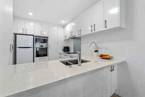 Photo of property in Apollo Apartments, 201/46 Rosedale Road, Rosedale, Auckland, 0632