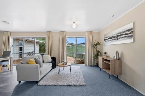 Photo of property in 12 Curlew Place, One Tree Point, 0118