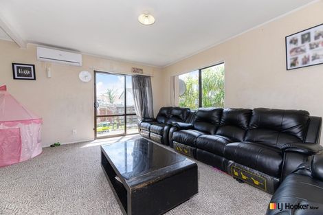 Photo of property in 2/190 Te Irirangi Drive, Flat Bush, Auckland, 2019