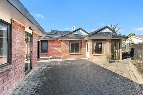 Photo of property in 1 Waylen Place, Burswood, Auckland, 2013