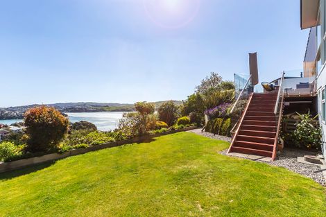 Photo of property in 5 Compass Way, Whitby, Porirua, 5024